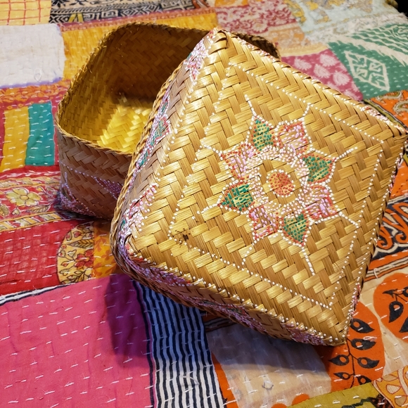 Sale VTG hand painted Boho mandala Basket w/ lid - Picture 1 of 6